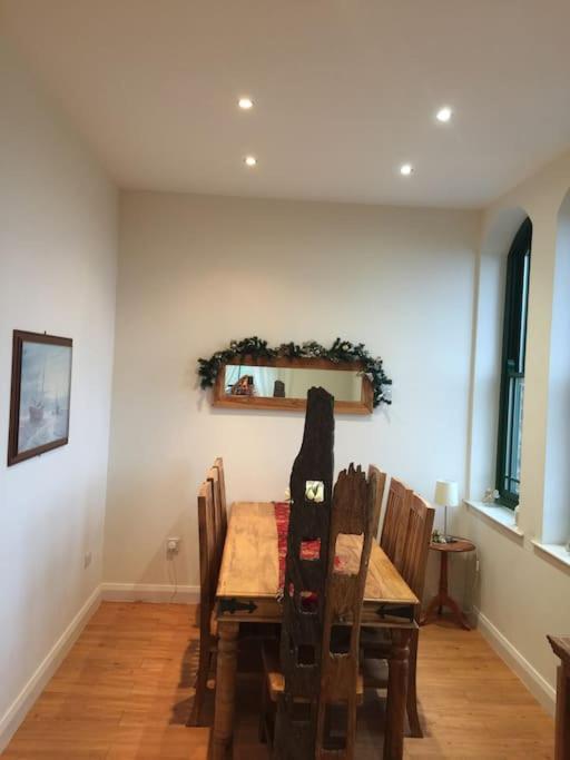 Converted Chapel Filey Floor To Ceiling Arch Window Exterior foto